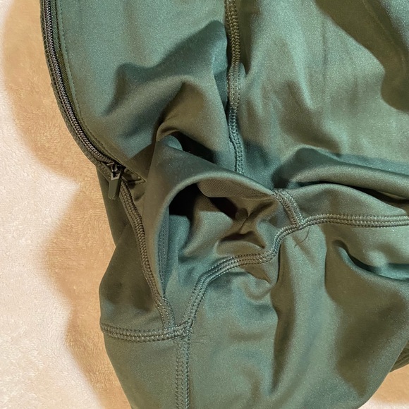 NWOT All in motion, ladies full length leggings, size medium - Picture 4 of 5